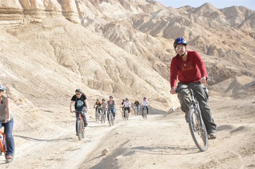 Mountain bike trip in the Negev desert